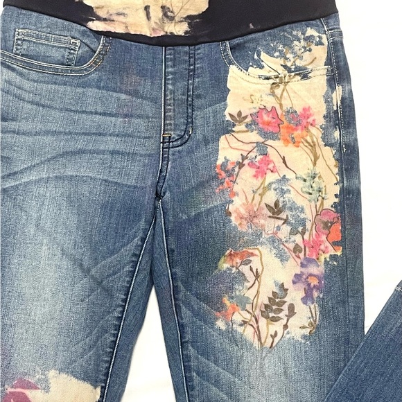 NWOT Maternity M.Rena Stretch Jeans-Floral Legs Sz- S - Picture 2 of 7